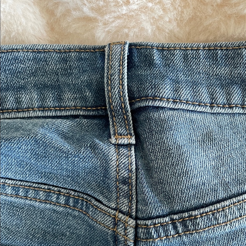 Old Navy Women's Classic Blue Jean Shorts #102 - Picture 6 of 9